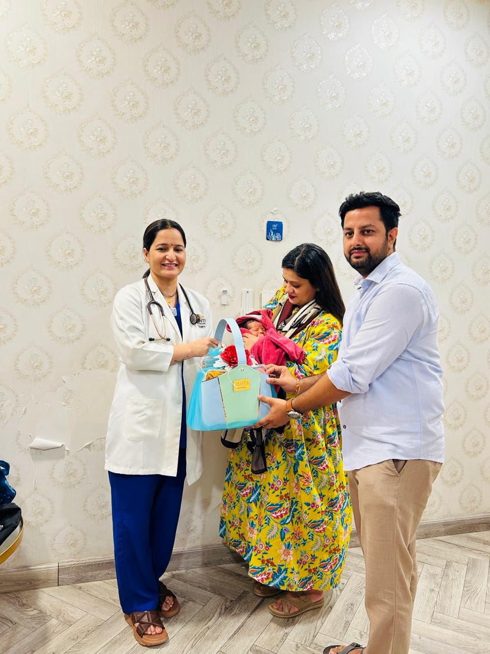 Krityka Sharma with Dr. Sapna and family